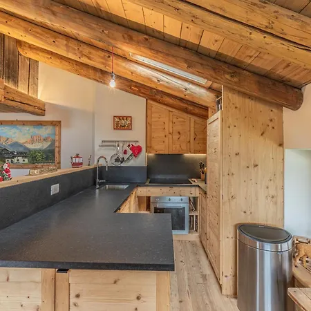 Casa Verocip, With Panoramic Balcony On Dolomites Cortina d'Ampezzo